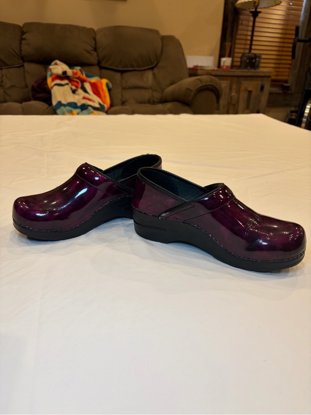 Sanita Burgundy Patent Leather Professional Clogs – Women’s EU 38
